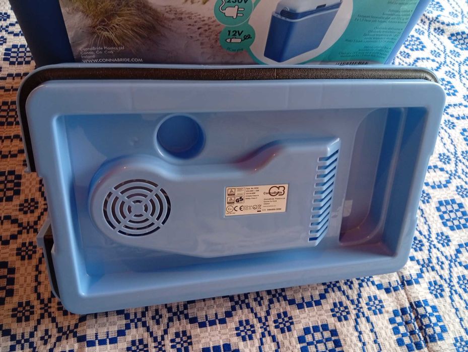 Електрическа хладилна кутия  12V-230V ,21литра