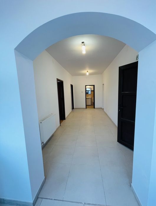 Inchiriez apartament 3 camere, singur pe etaj, in vila zona Plevnei