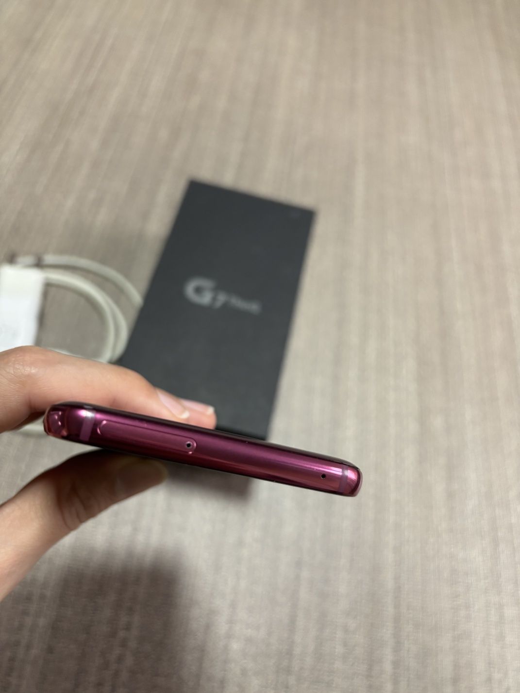 LG G7 розовый 64 гига