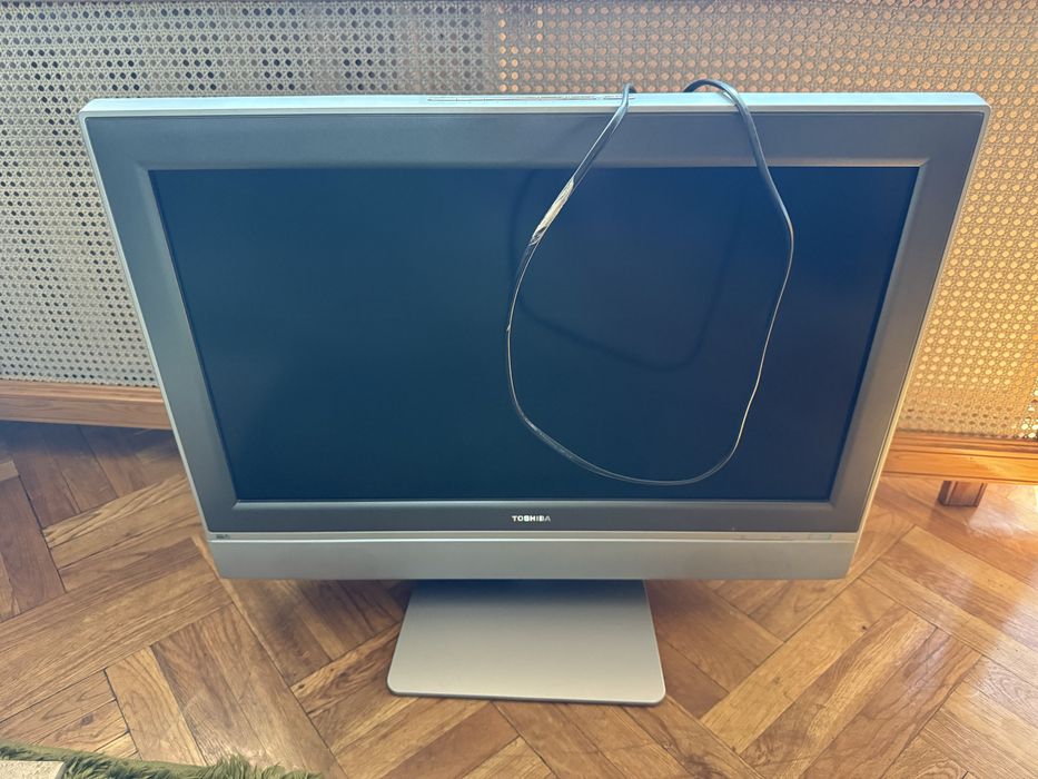 Телевизор Toshiba диагональ 32 на запчасти
