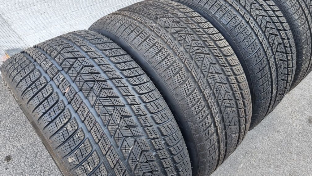 4бр чисто нови зимни гуми 315/40R21 Pirelli