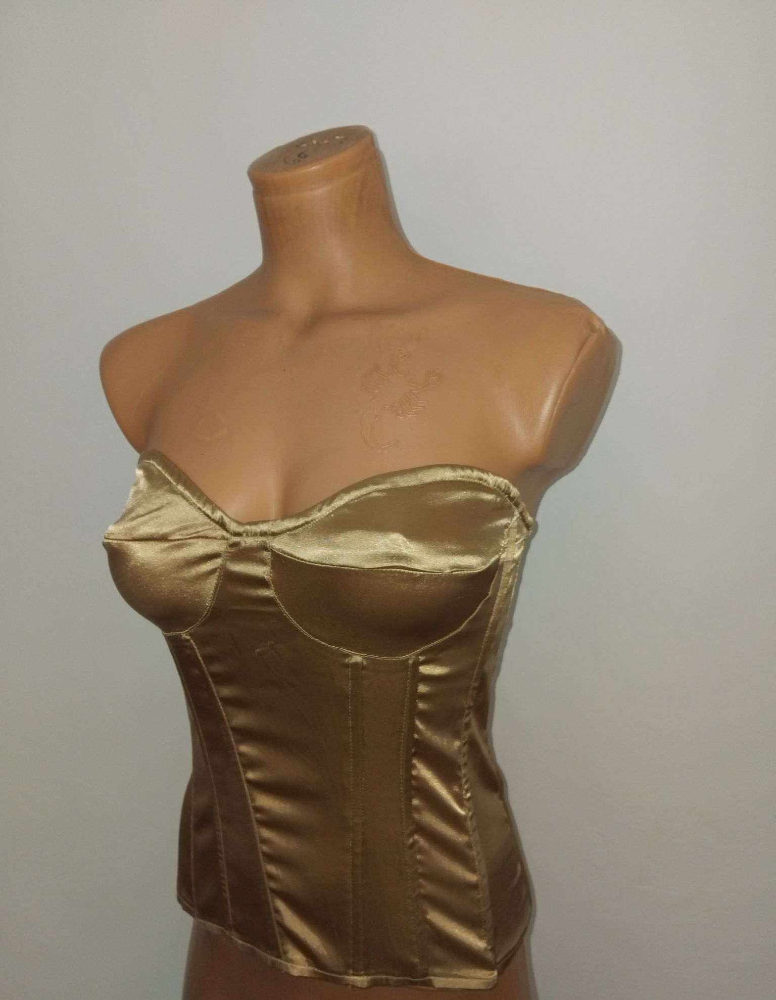 Corset elegant nou cu eticheta