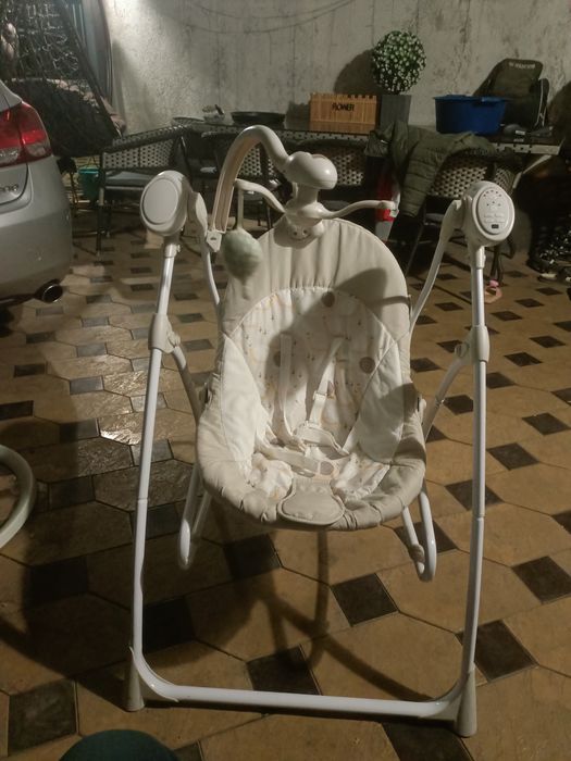 Шезлонг два в одном в отличном состоянии .