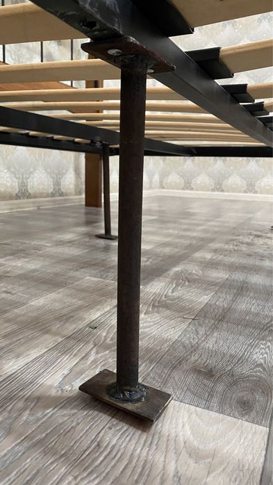 Продам кровать .