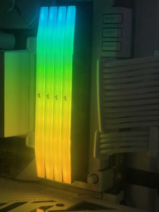 Памет Corsair Vengeance RGB DIMM Kit 192GB CMH192GX5M4B5200C38