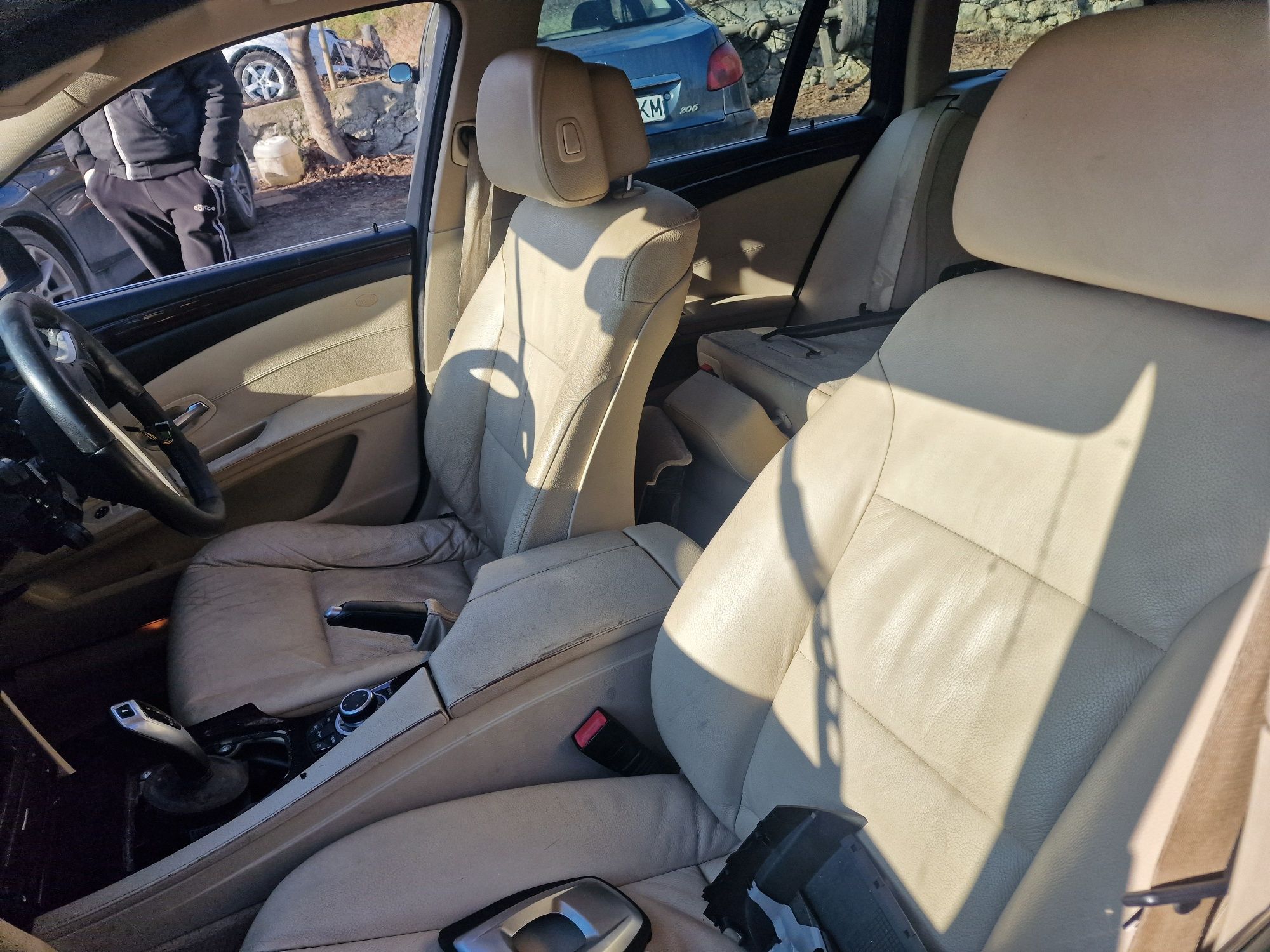 Dezmembrez  bmw seria 5 e 60 automat  facelift