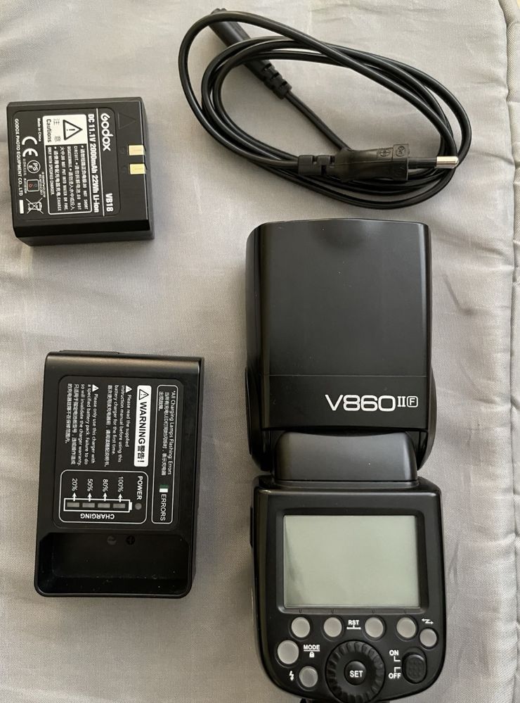 Продается вспышка Godox V860II