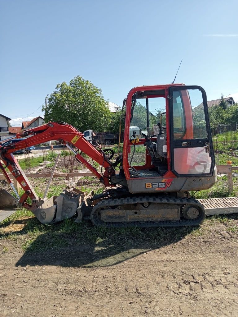 Vind  mini escavator B25V