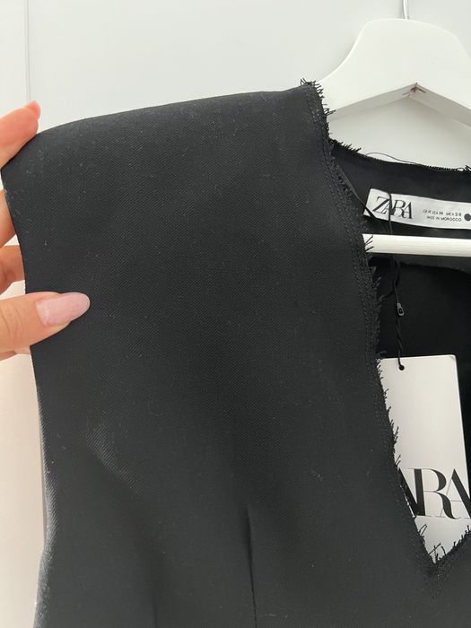 Top Zara negru cu eticheta