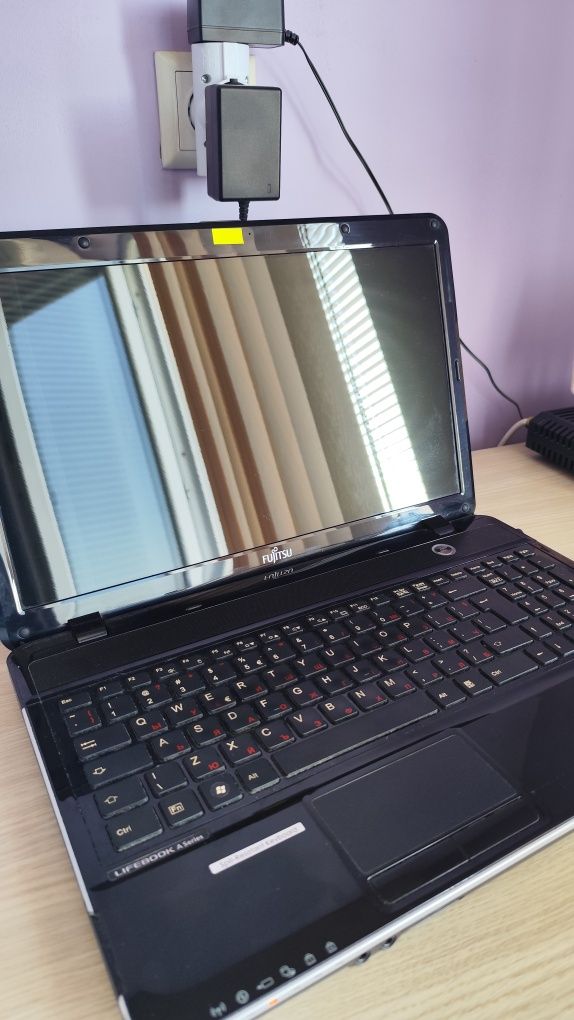 Лаптоп Fujitsu Lifebook AH531