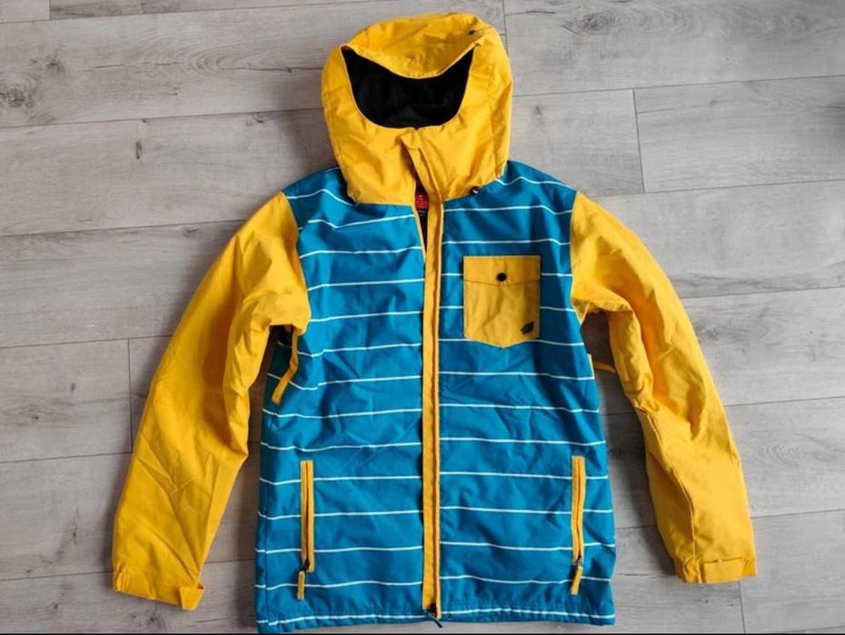 Geaca de ski/snowboard O'Neill – impermeabila si calduroasa, marimea L