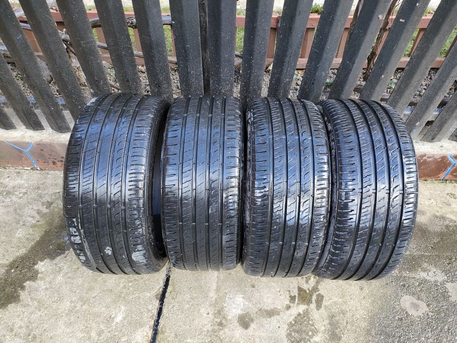 Cauciucuri de vară Barum 225/40/R18