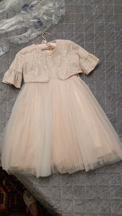 Продам нарядное платье