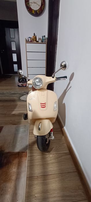 Vând motocicleta electrica copii