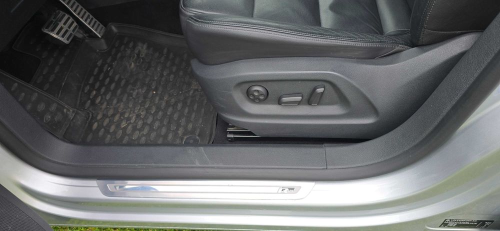 VW Tiguan 2.0TDI 125800 Km, DSG, R Line, Panoramic, Piele, Xenon, FULL