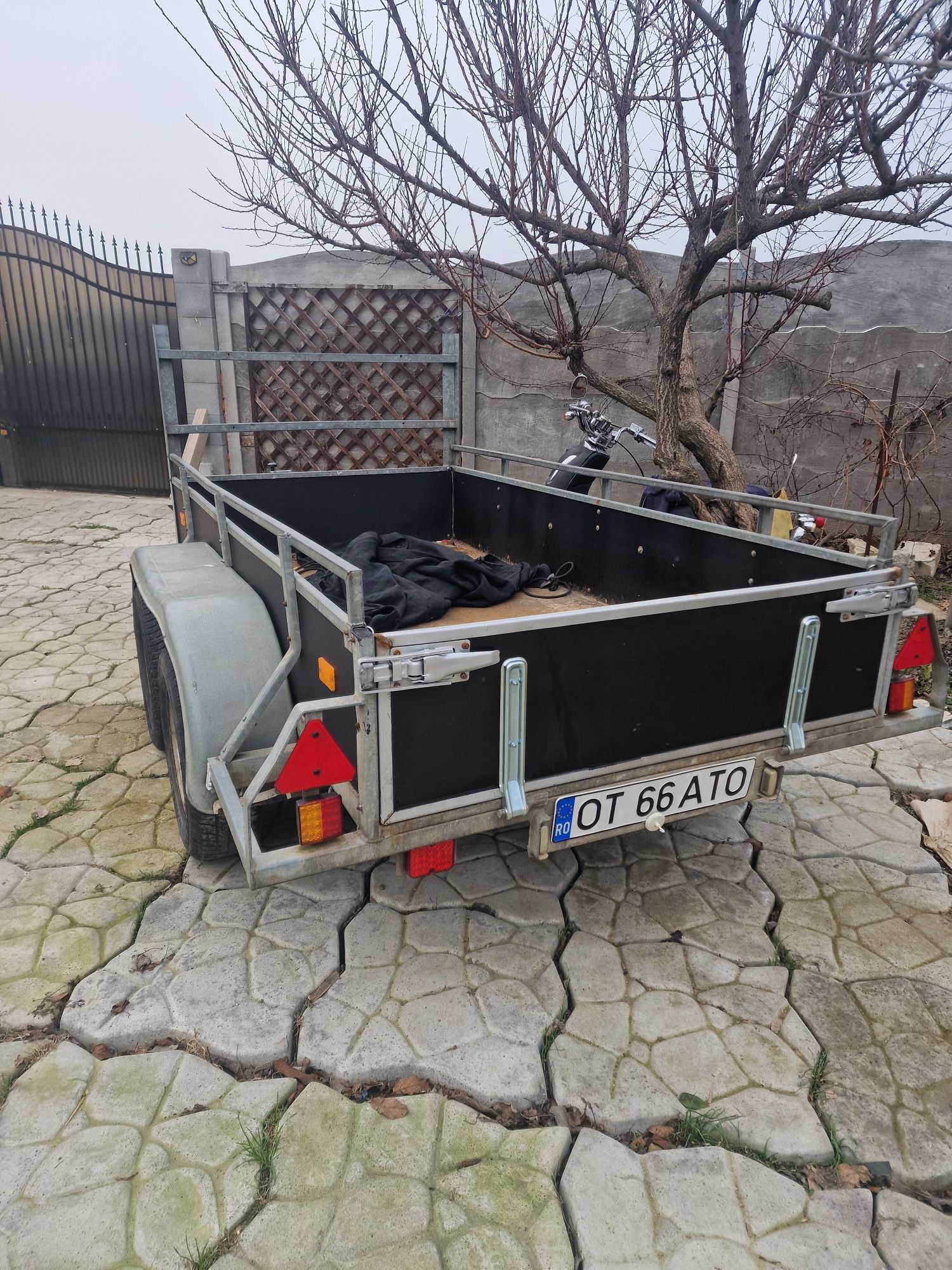 Vand/inchiriez remorci, platforma 2000kg