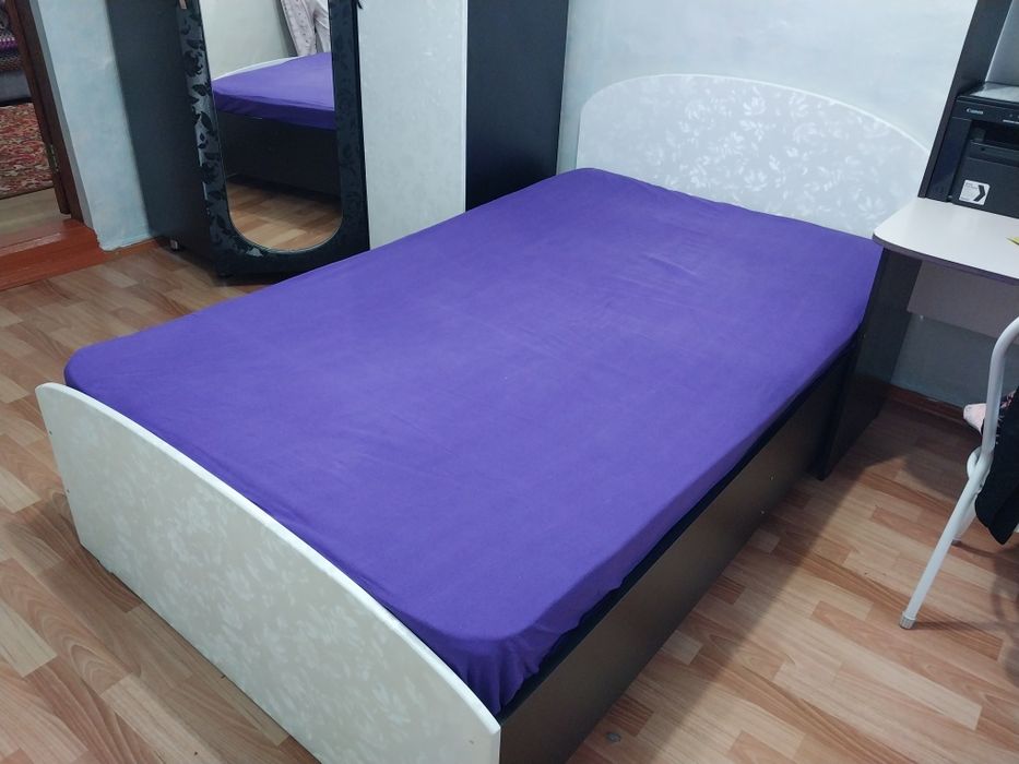 Продам спальный гарнитур