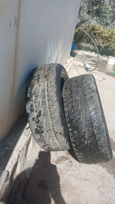 Автошины зимние 2 штуки
