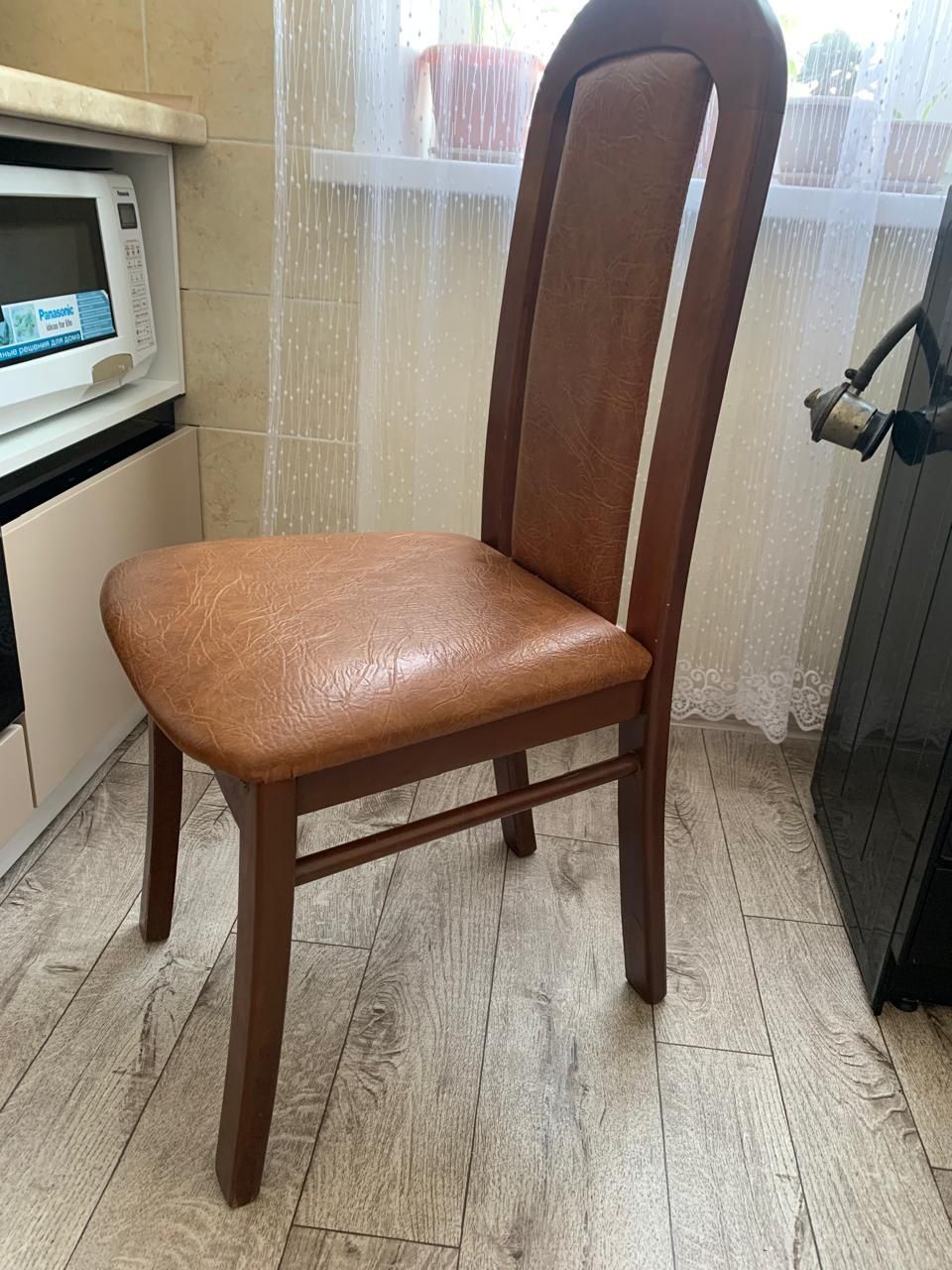 Продам деревянные стулья