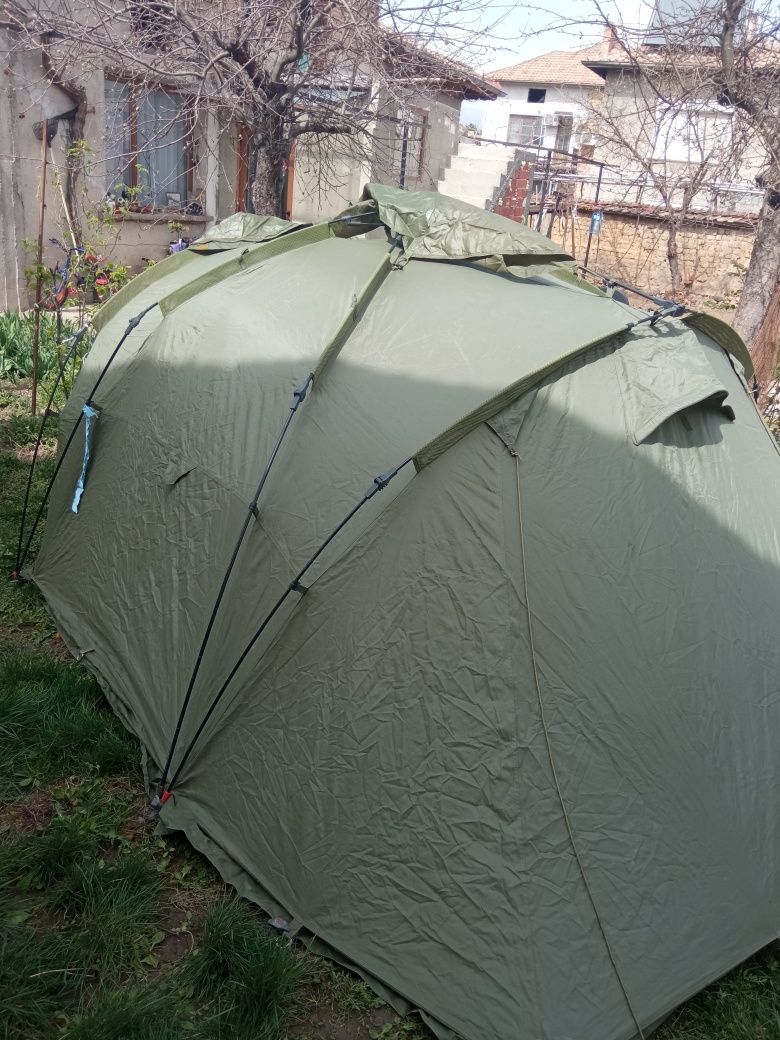 Продавам шаранска палатка запазена разпъва се лесно става за две легла