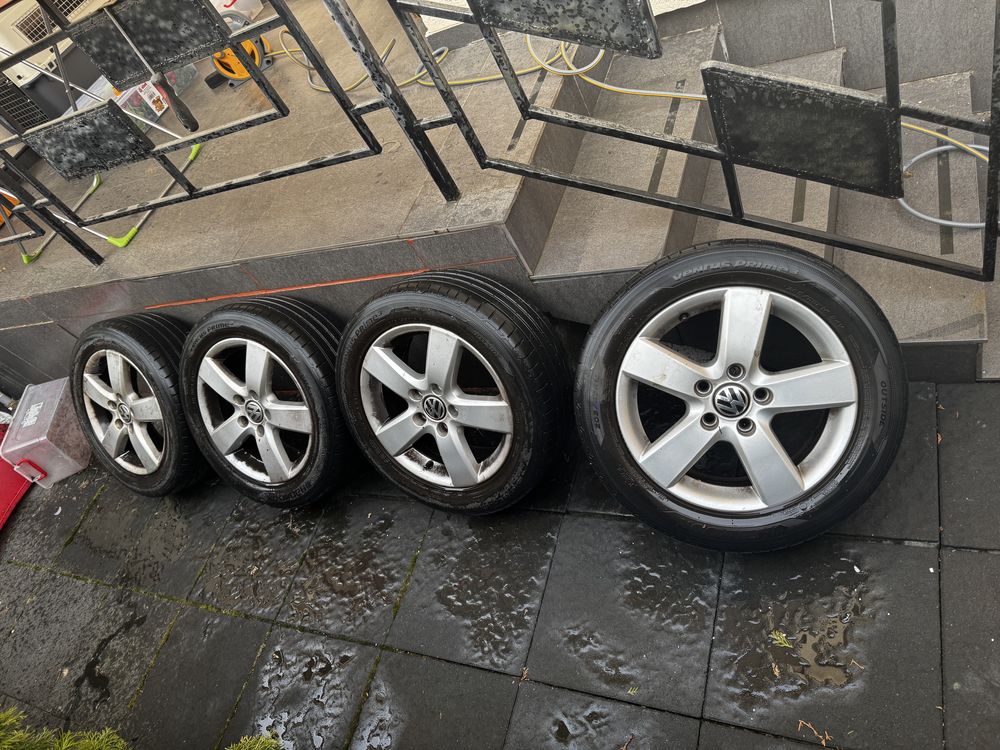 Vand 4 Jante originale Volkswagen cu cauciucuri bune de vara