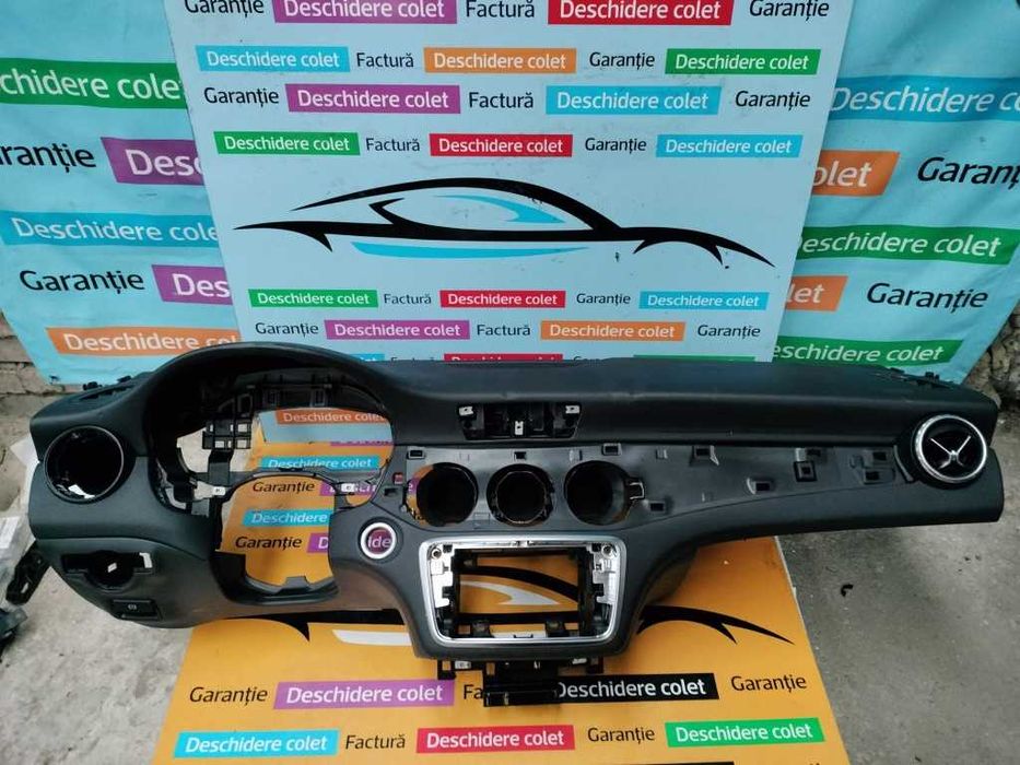 Plansa bord Mercedes GLA