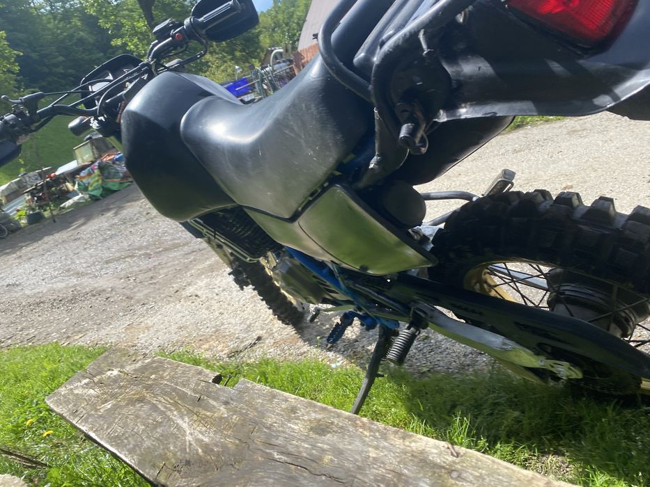 Vînd cross suzuki dr 600