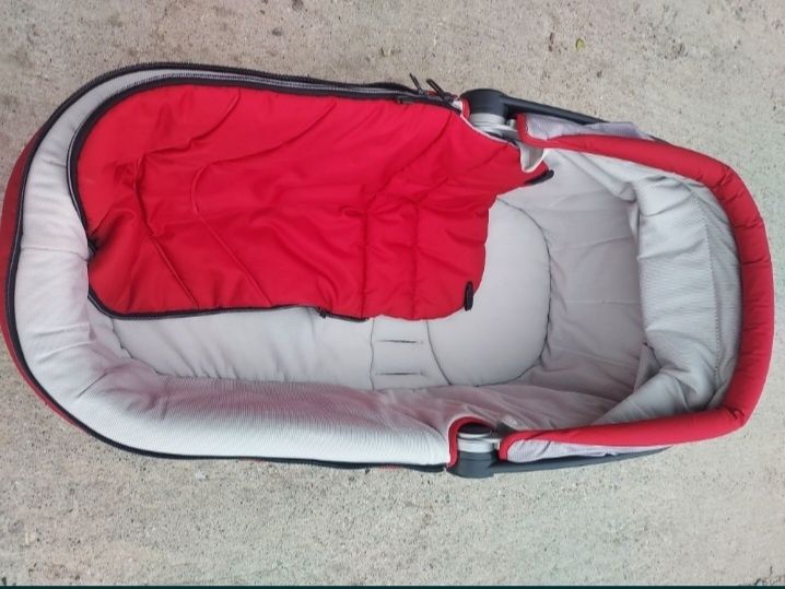 Landou bebelusi marca Peg Perego