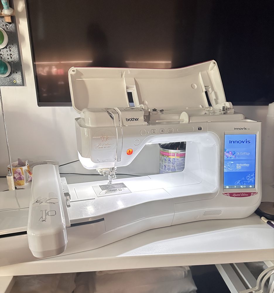 Masina de Brodat Brother Innovis V3-Limited Edition