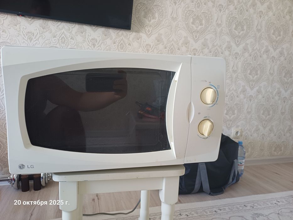 Продаётся микровалновая печь LG