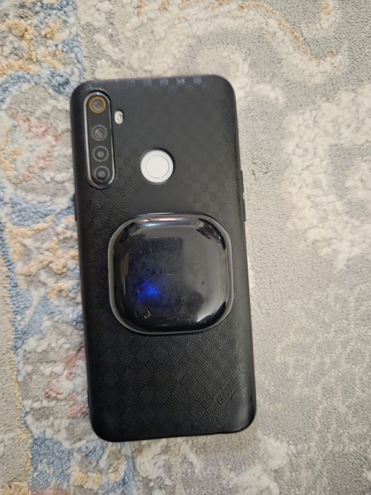 realme 6i и наушники galaxy buds live,обмен есть на телефон