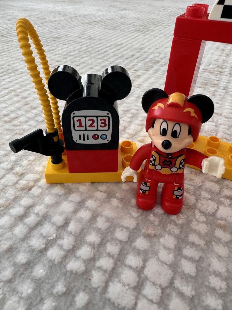 Lego “Гоночная машина Микки”