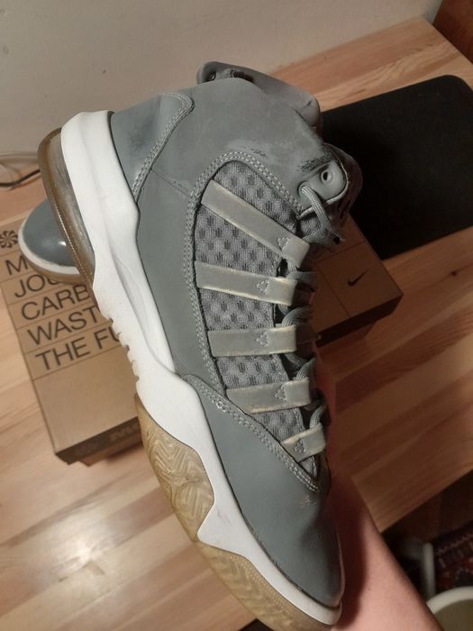 Jordan max aura 1 cool grey