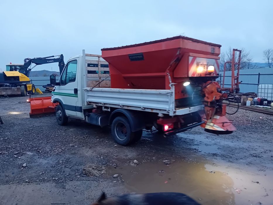 Vand sărăriță si lamă de zapada