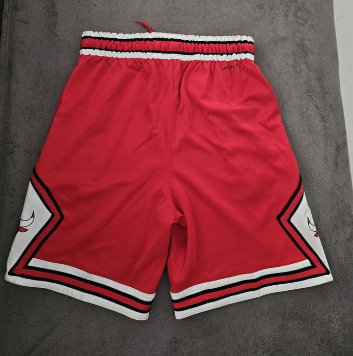 Vand pantaloni scurti nike Nba chicago bulls originali