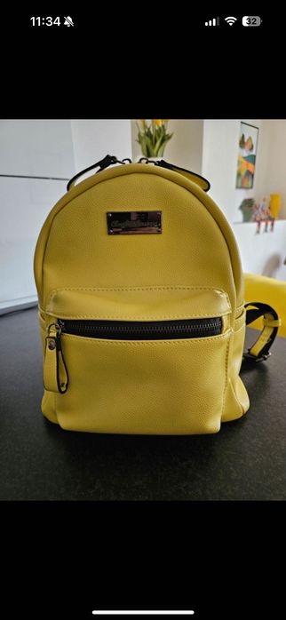 Claudia Canova раница