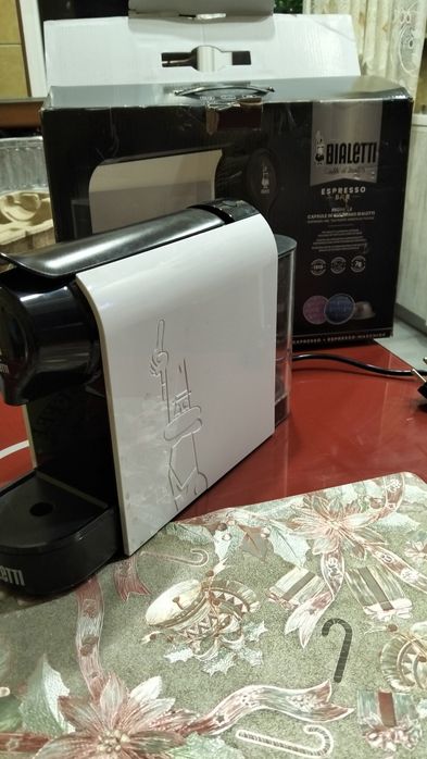 Vând espresor capsule