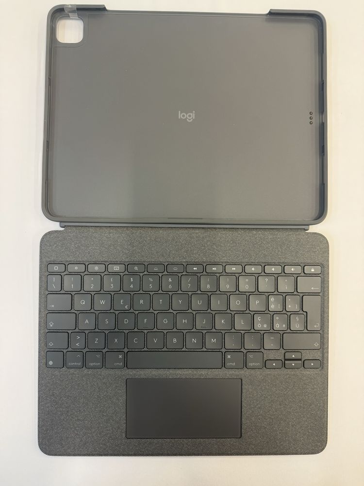 Калъф Logitech Combo Touch