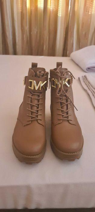 Michael Kors дамски боти 39нр.Само сега коледно намаление 200лв.