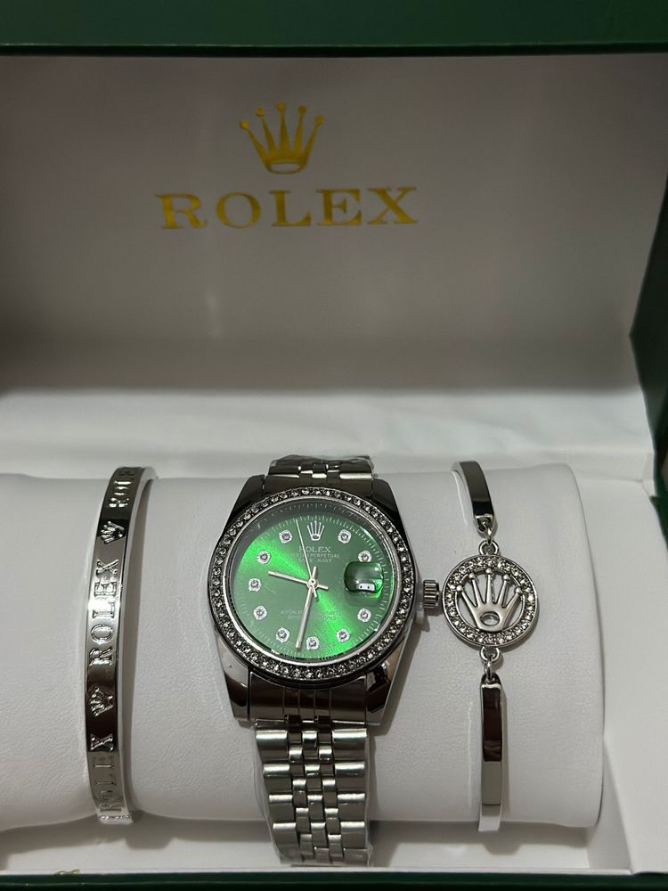 Vând set Rolex plus accesorii incluse