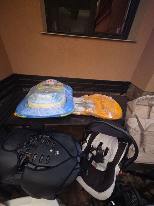 Бебешка количка, столче за хранене, за кола, кош и т.н