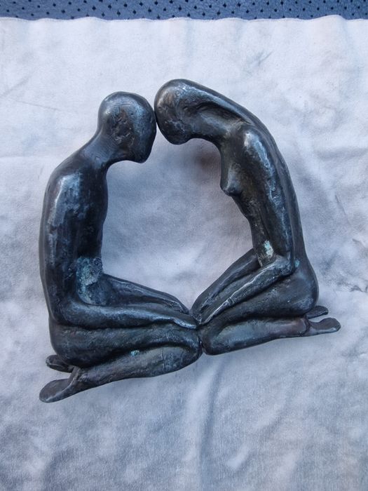 Авторска бронзова статуетка