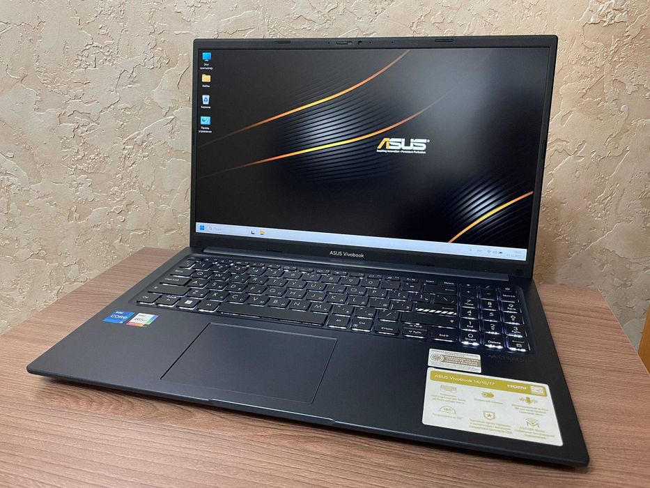Продам Asus Vivobook x1504z /i5-1235u/16Gb Ram/512Gb ssd/Iris Xe/