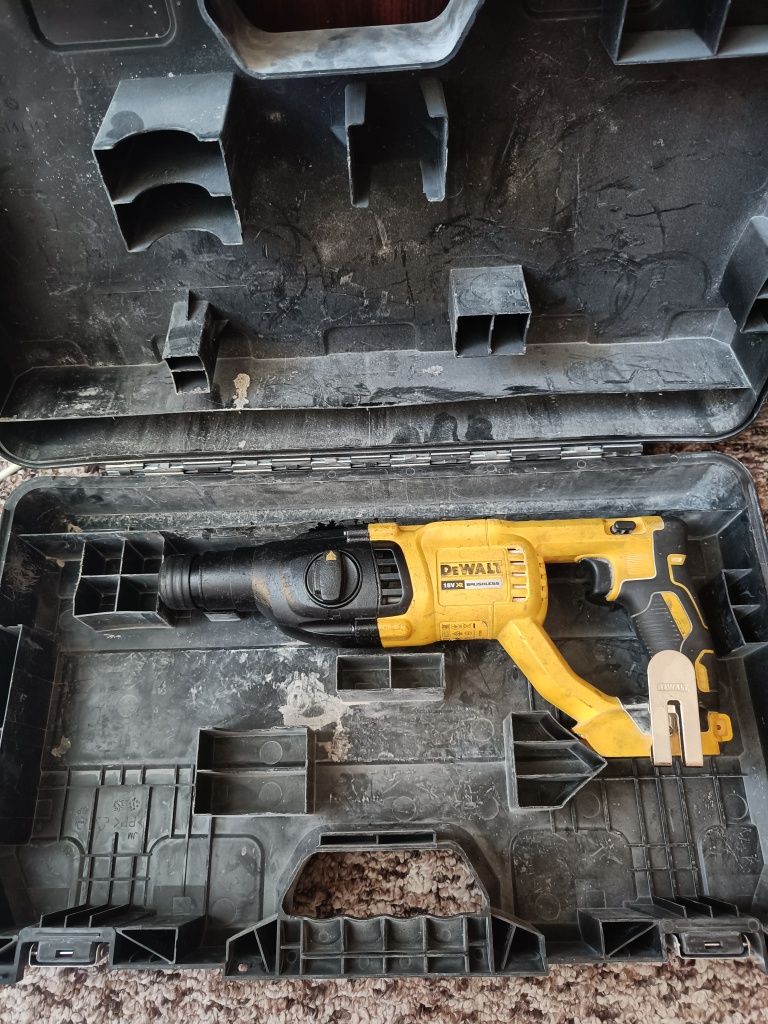Перфоратор dewalt