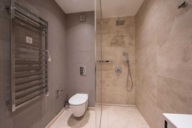 Дава се под наем Тристаен апартамент в София, Център - 98 кв.м за 450 € - Снимка #1