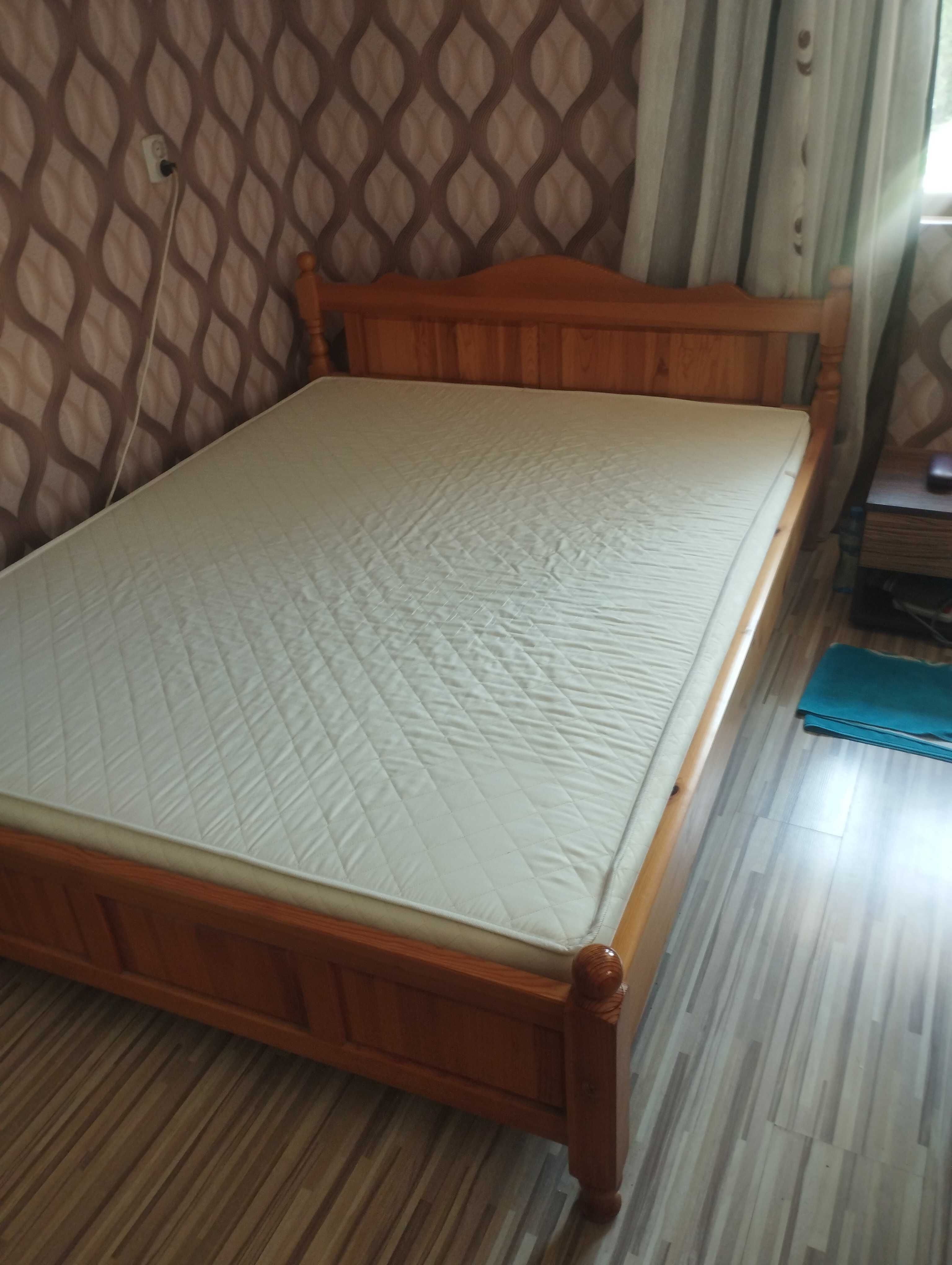 Продавам спальня с матрак