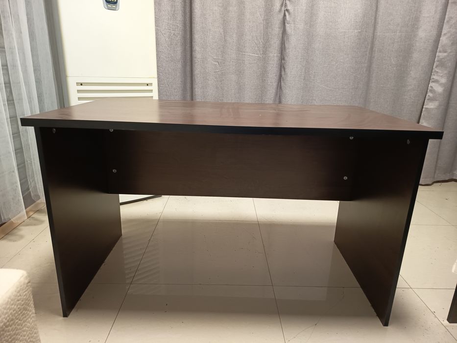 Продавам офис бюро