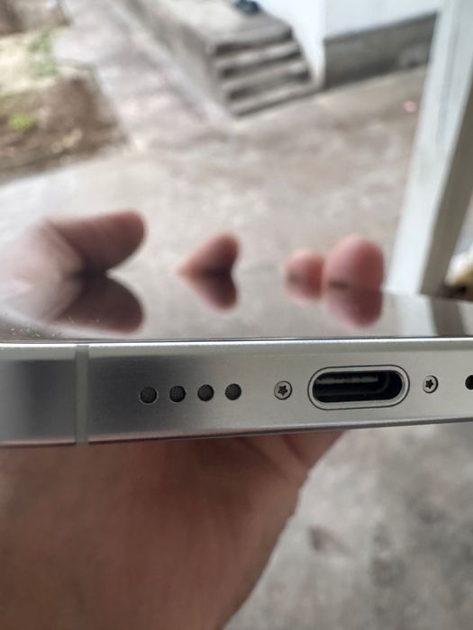 iPhone 15 pro max white