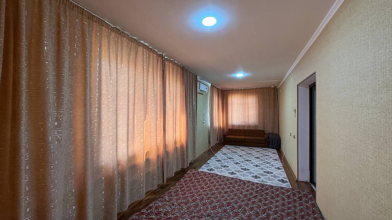 Сдаётся в аренду 2-этажный дом с участком 7 соток Домрабад