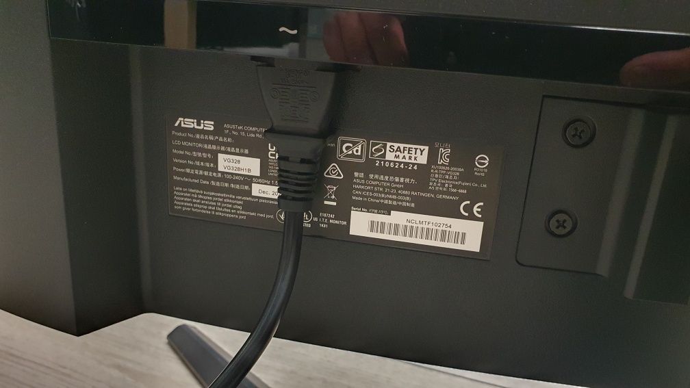 Amanet F28: Monitor Asus curbat Gaming Asus VG328H1B